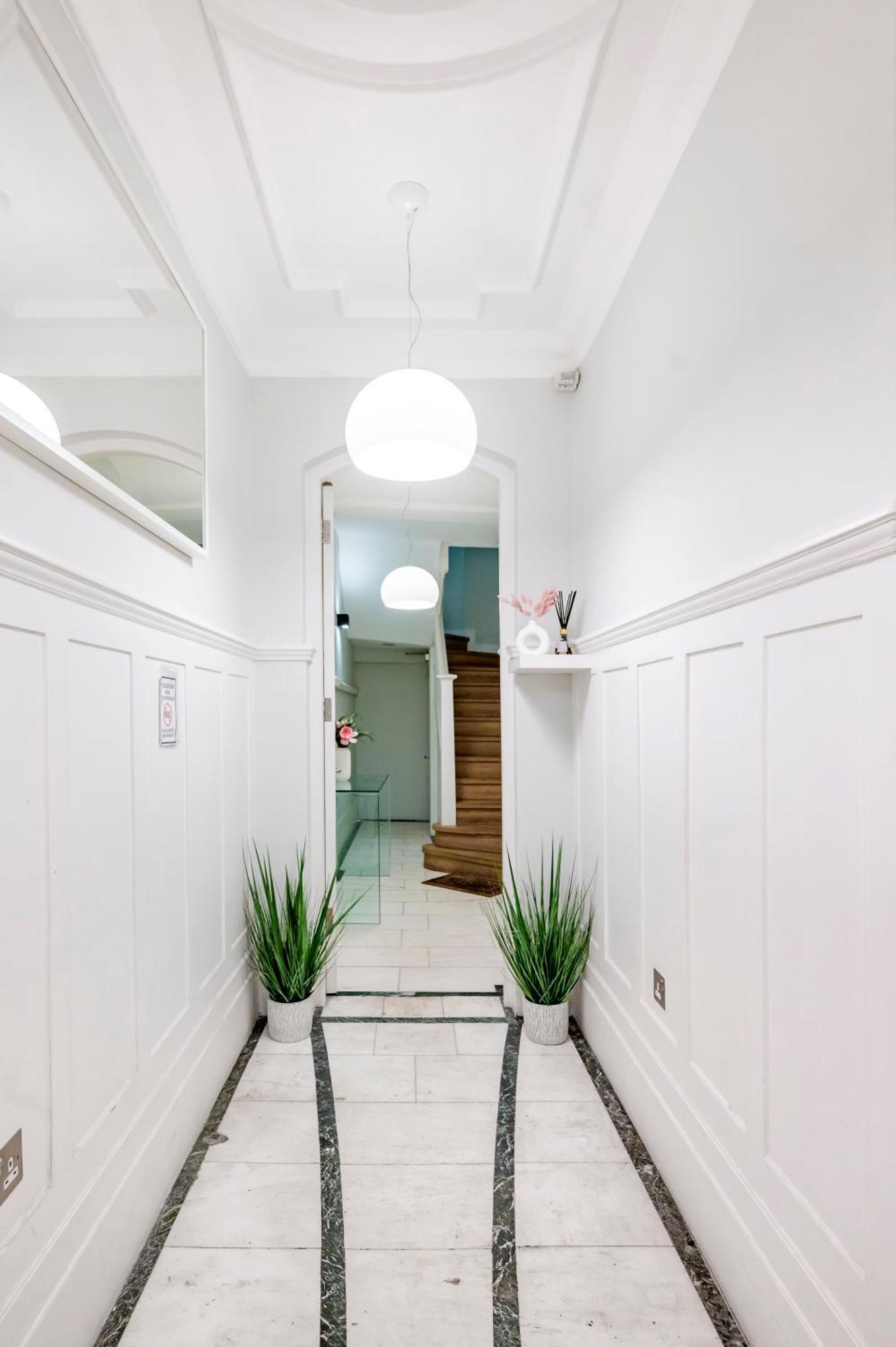 Welcome London St Martin'S Экстерьер фото