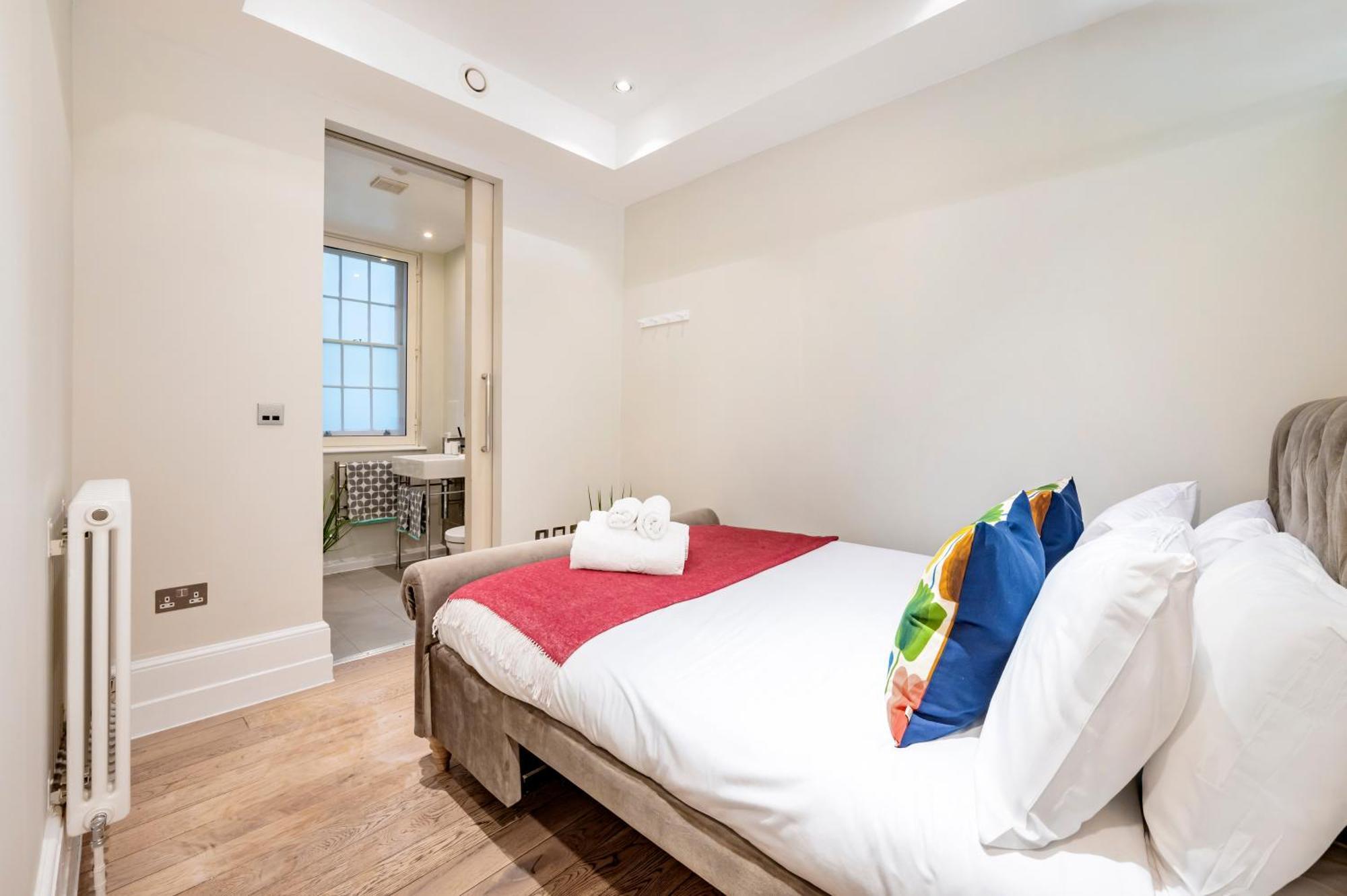 Welcome London St Martin'S Экстерьер фото