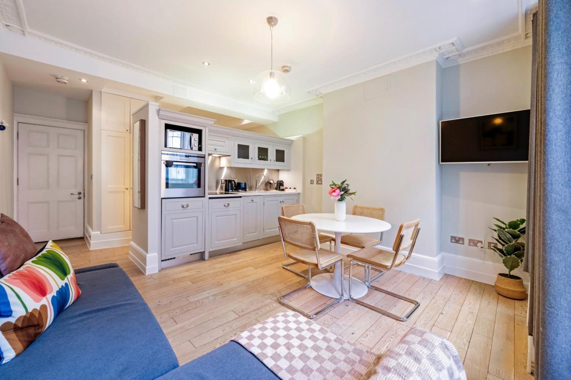 Welcome London St Martin'S Экстерьер фото