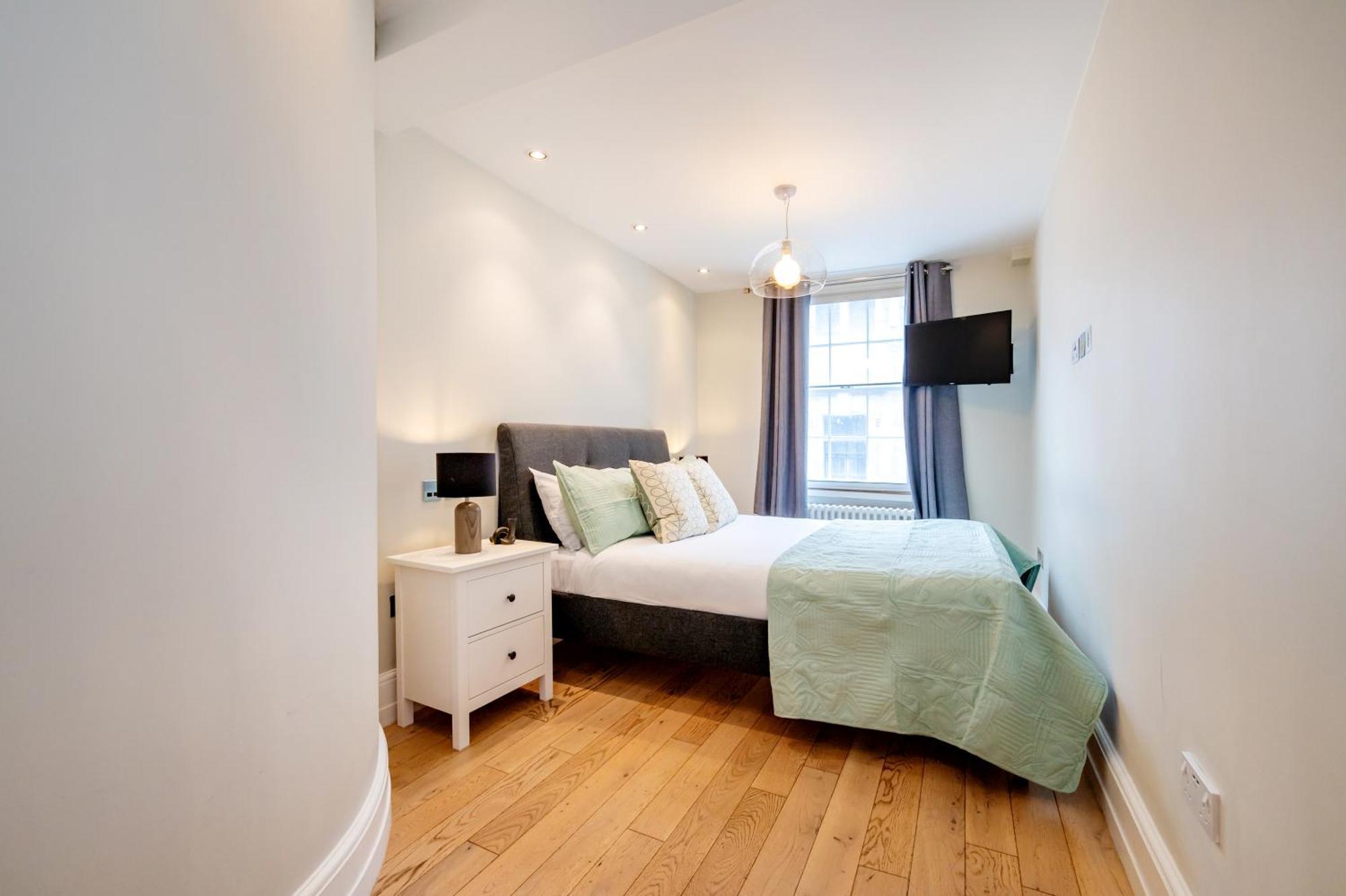 Welcome London St Martin'S Экстерьер фото